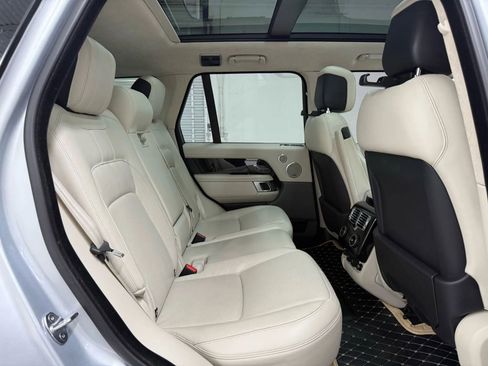 Used 2020 Land Rover Range Rover HSE image 18