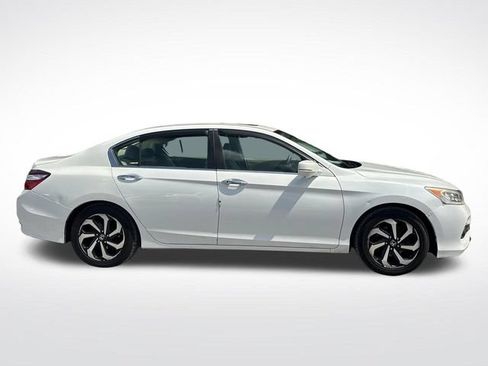 Used 2016 Honda Accord EX image 7