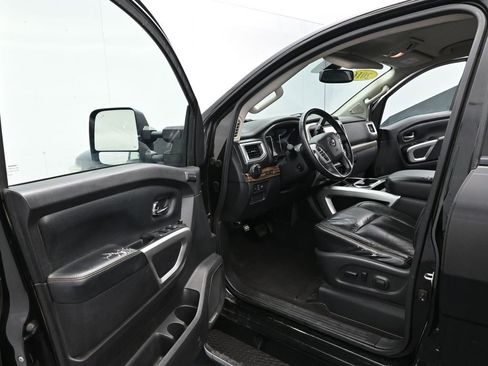 Used 2016 Nissan Titan SL image 12