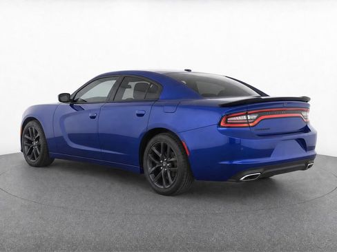 Used 2021 Dodge Charger SXT w/ Blacktop Package RWD image 3