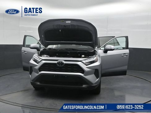 Used 2025 Toyota RAV4 XLE AWD/4WD image 56