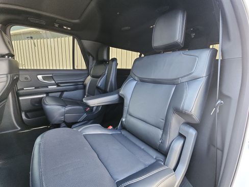 Used 2025 Ford Expedition Max Platinum w/ Stealth Performance Package AWD/4WD image 23