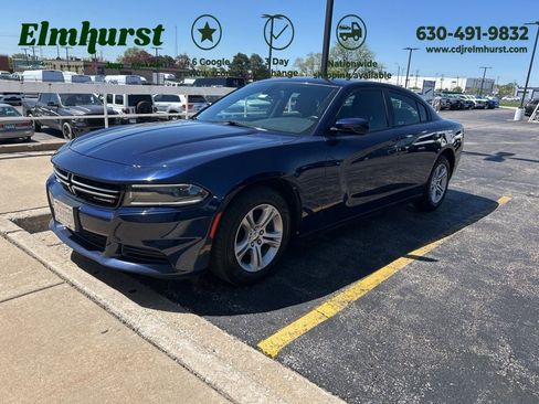 Used 2015 Dodge Charger SE RWD image 1
