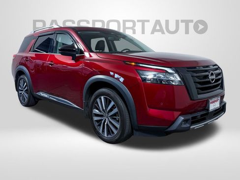 Used 2022 Nissan Pathfinder Platinum w/ Cargo Package image 5