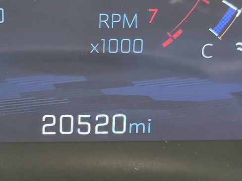 Used 2025 Chevrolet Equinox LT image 2