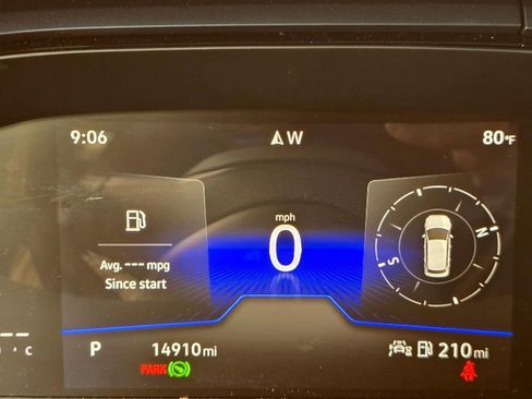 Certified 2024 Volkswagen Taos SE FWD image 30