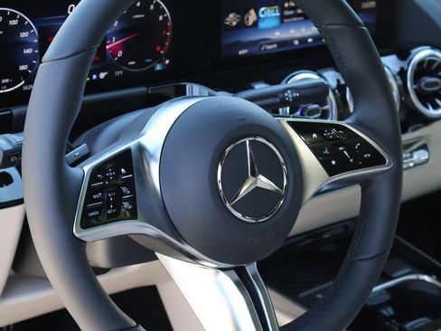 New 2026 Mercedes-Benz GLA 250 4MATIC image 18