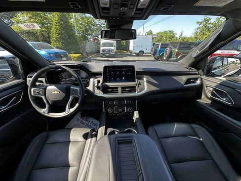 Used 2023 Chevrolet Tahoe LT w/ Luxury Package AWD/4WD image 3