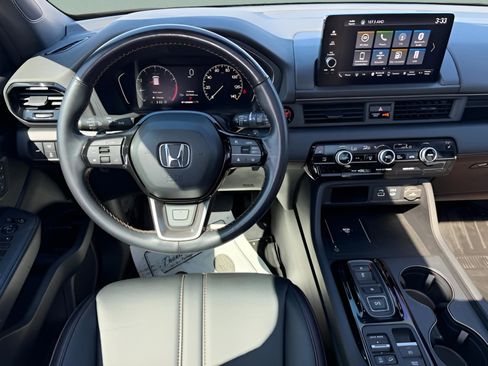Certified 2024 Honda Pilot TrailSport image 11