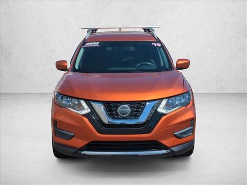 Used 2019 Nissan Rogue SV AWD/4WD image 2