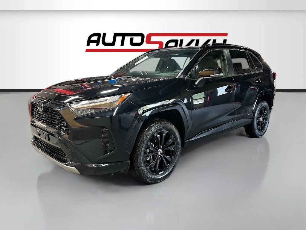 Used 2025 Toyota RAV4 SE w/ Convenience Package AWD/4WD image 3