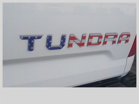 Used 2018 Toyota Tundra Limited w/ Limited Premium Package AWD/4WD image 33