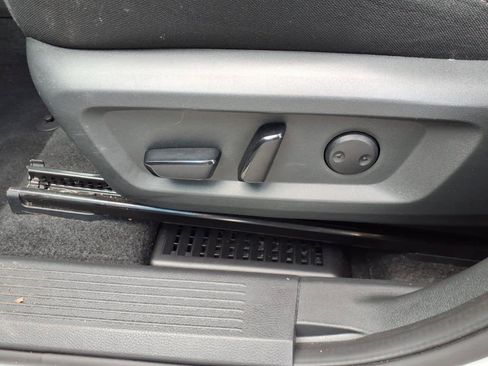 Certified 2023 Nissan Rogue SV AWD/4WD image 17