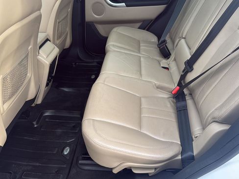 Used 2016 Land Rover Discovery Sport HSE image 20