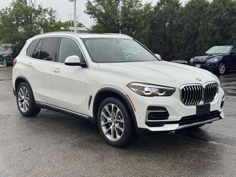 Used 2023 BMW X5 xDrive40i w/ Premium Package AWD/4WD image 3