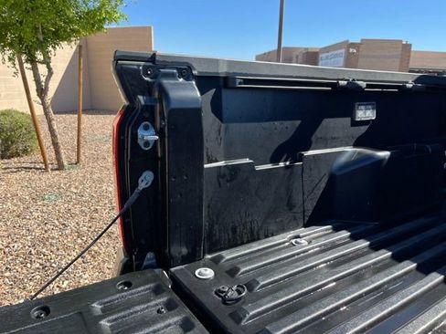 Used 2025 Toyota Tacoma TRD Off-Road image 9