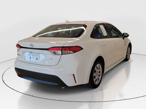 Used 2024 Toyota Corolla LE image 7