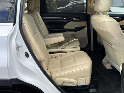 Used 2018 Toyota Highlander Limited Platinum image 7