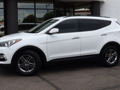 Used 2017 Hyundai Santa Fe Sport image 4