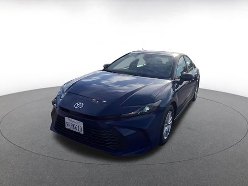 Used 2025 Toyota Camry LE image 7