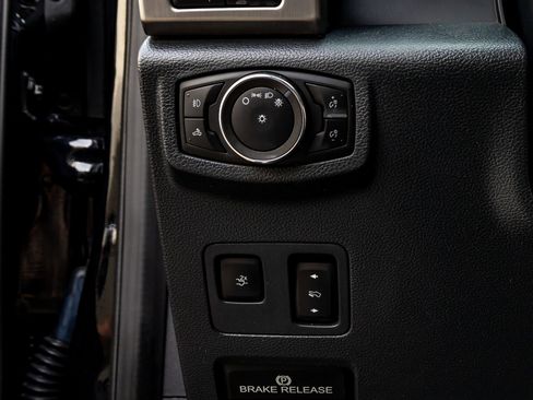 Used 2022 Ford F450 Platinum w/ FX4 Off-Road Package image 20