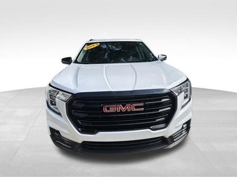 Used 2023 GMC Terrain SLT w/ Elevation Edition FWD image 2