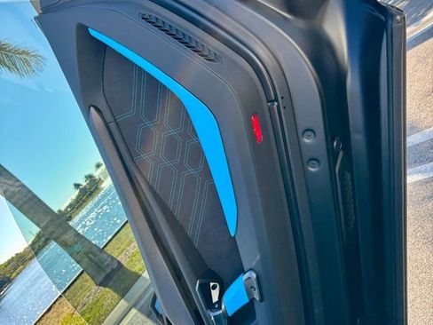 Used 2025 Lamborghini Revuelto AWD/4WD image 21