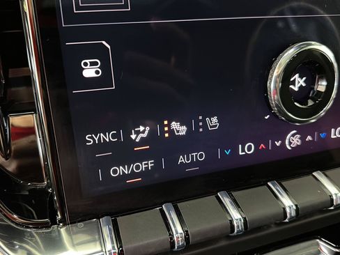 Used 2026 GMC Yukon XL Denali w/ Sun & Power Step Package AWD/4WD image 24