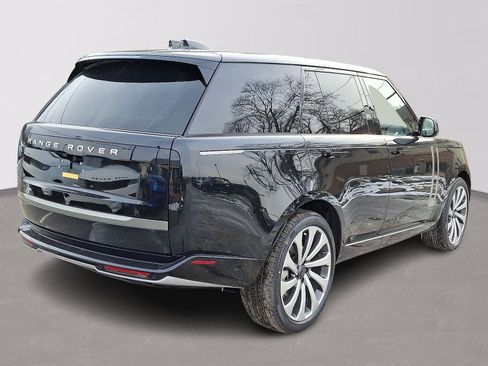 New 2026 Land Rover Range Rover SE image 3