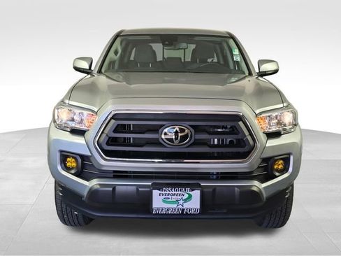 Used 2023 Toyota Tacoma SR5 w/ Technology Package image 2