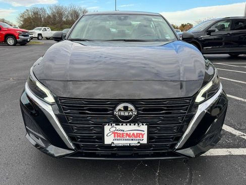 Used 2024 Nissan Altima 2.5 SV image 9