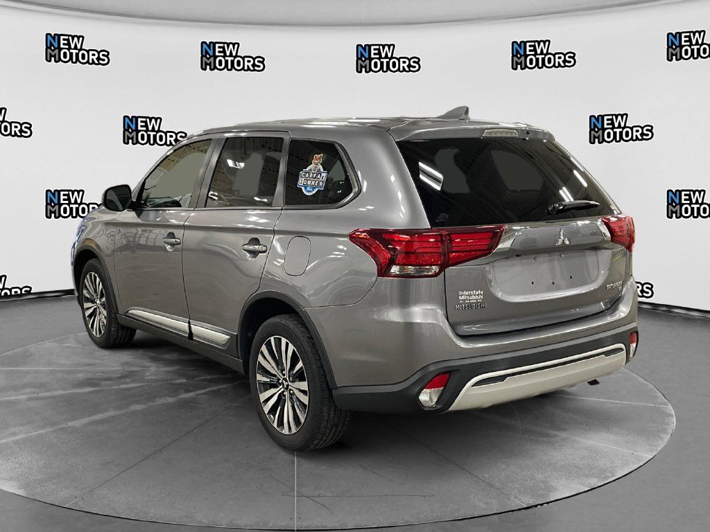 Used 2019 Mitsubishi Outlander SE AWD/4WD image 3
