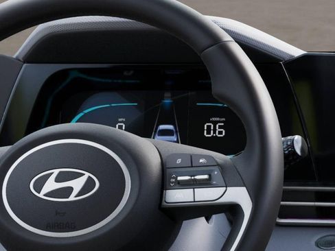 Used 2025 Hyundai Elantra Sport FWD image 14
