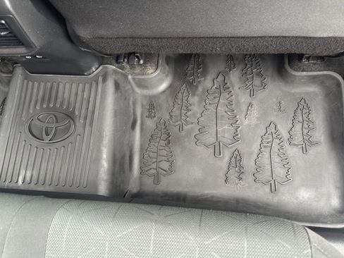 Used 2023 Toyota RAV4 AWD Hybrid image 17