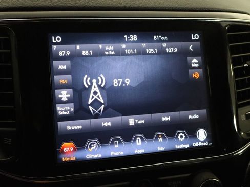 Used 2022 Jeep Grand Cherokee Laredo E AWD/4WD image 29