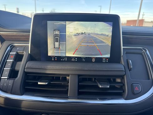 Used 2024 Chevrolet Suburban High Country w/ Advanced Technology Package image 17