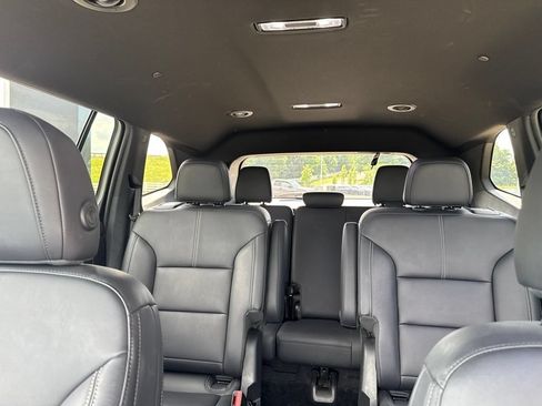 Used 2024 GMC Acadia Elevation AWD/4WD image 29