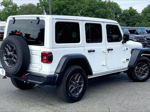 Used 2024 Jeep Wrangler Unlimited Sport AWD/4WD image 12
