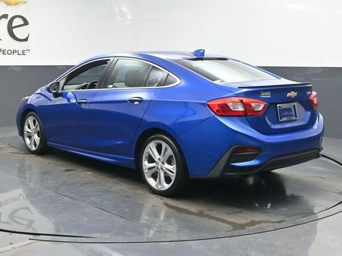 Used 2018 Chevrolet Cruze Premier FWD image 33