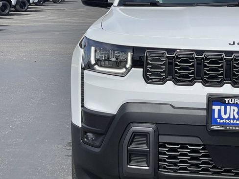 New 2026 Jeep Cherokee Laredo AWD/4WD image 4