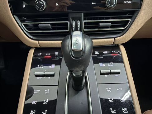 Used 2023 Porsche Macan S AWD/4WD image 18