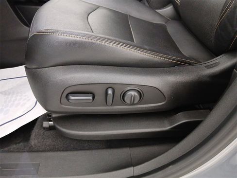 Used 2020 GMC Terrain SLT w/ Preferred Package image 18