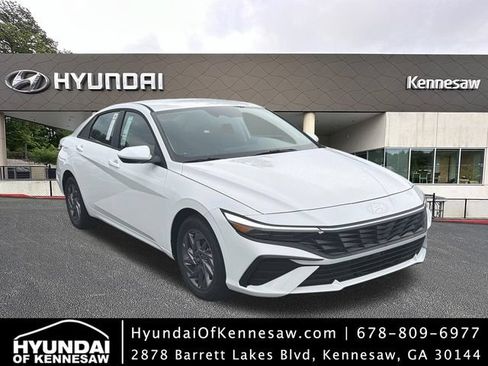 New 2026 Hyundai Elantra Hybrid FWD image 1