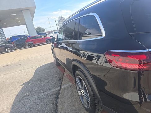 Used 2024 Mercedes-Benz GLS 450 4MATIC image 5
