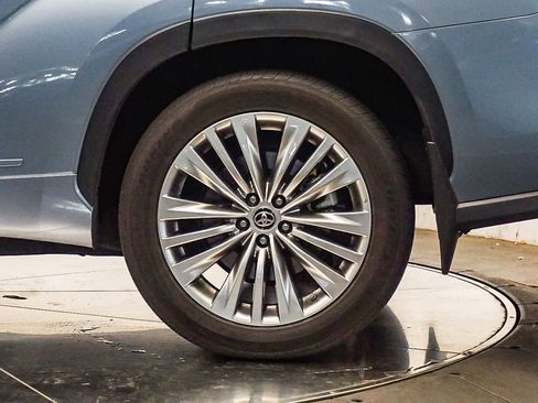 Used 2022 Toyota Highlander Platinum FWD image 10