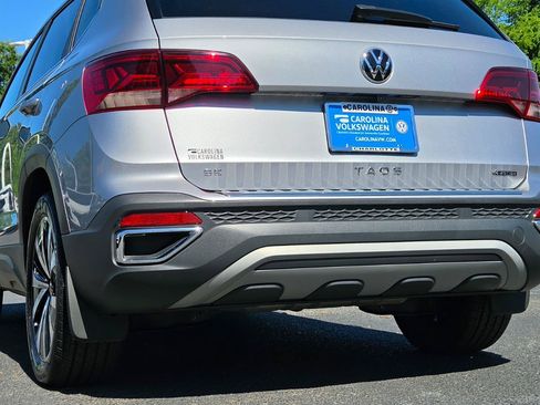 Certified 2023 Volkswagen Taos SE w/ Panoramic Sunroof Package AWD/4WD image 12