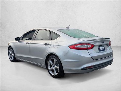 Used 2016 Ford Fusion SE w/ Equipment Group 201A FWD image 8