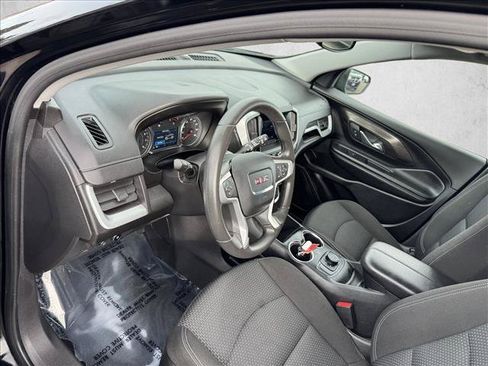 Used 2024 GMC Terrain SLE AWD/4WD image 12