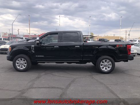 Used 2017 Ford F250 Platinum w/ FX4 Off-Road Package image 5