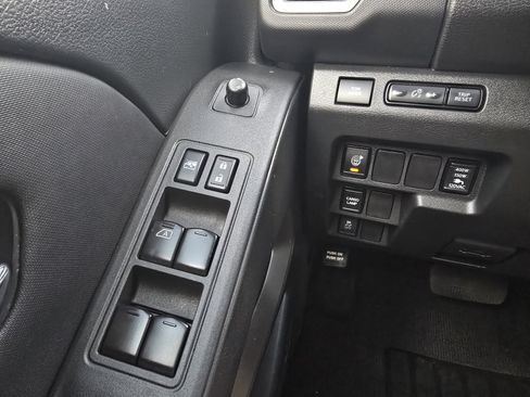 Used 2023 Nissan Frontier SV w/ SV Premium Package image 22